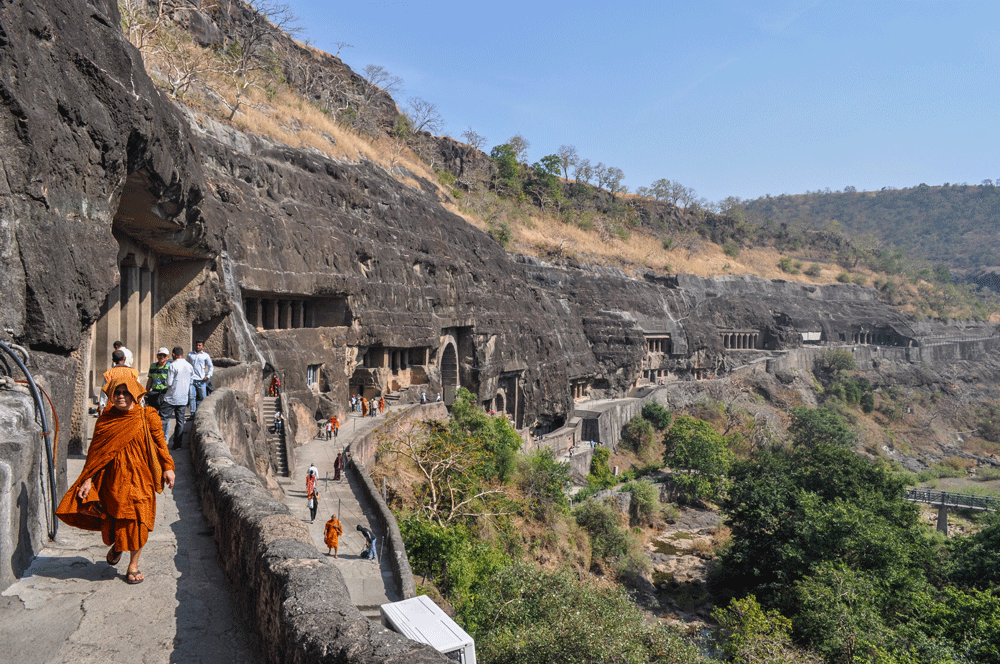 Kỳ tích chùa hang Ajanta và Ellora giữa rừng thiêng Trung Ấn