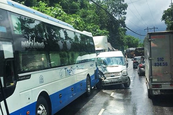 Tai nạn liên hoàn, đèo Bảo Lộc kẹt cứng nhiều giờ
