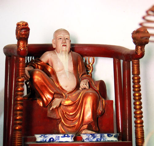 Tượng thủy tổ nghề tạc tượng và sơn mài Nguyễn Công Huệ