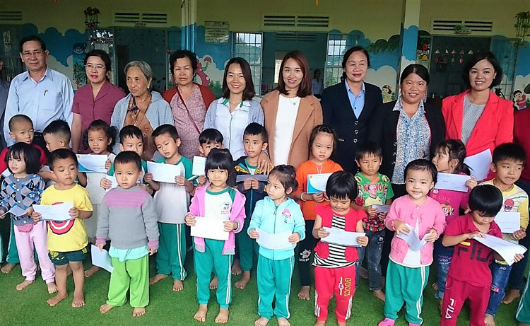 155 suất học bổng đến với học sinh vùng lũ TP Bảo Lộc