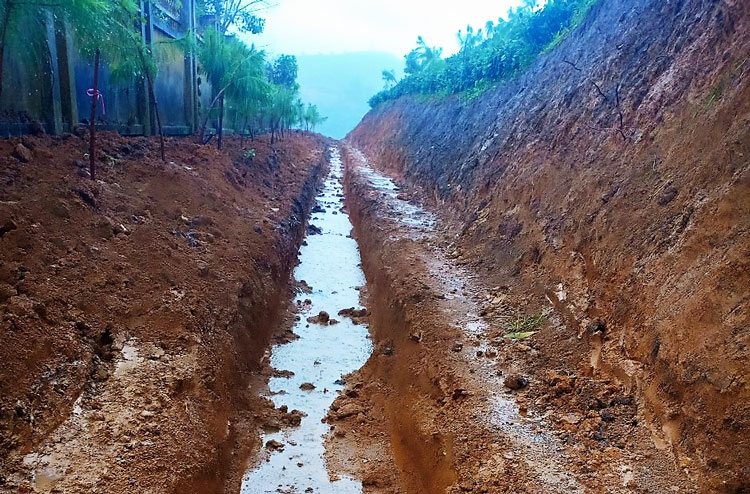 Trường THCS Đại Lào đào 155 m mương thoát nước chống sạt lở