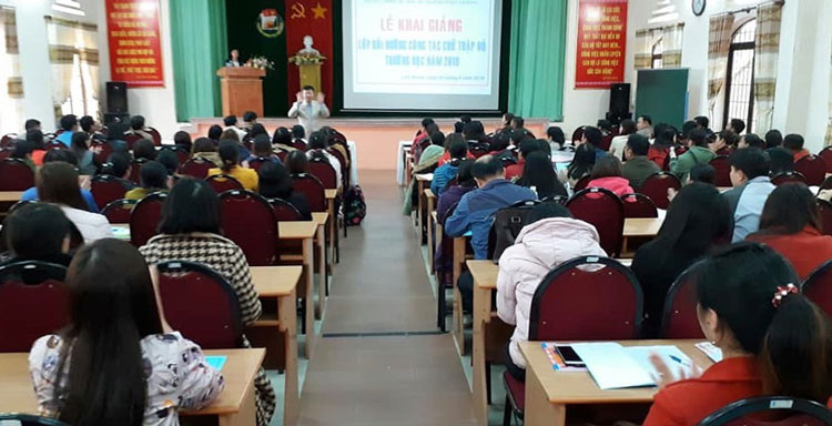 Bồi dưỡng nghiệp vụ công tác Chữ thập đỏ trường học
