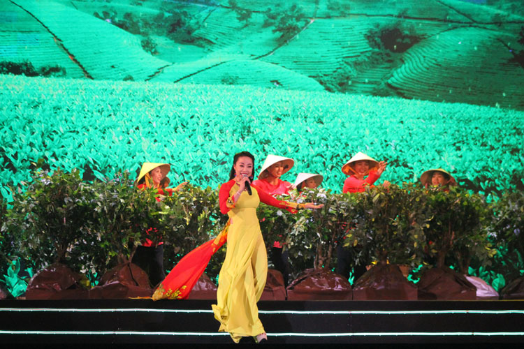 Mới và khác