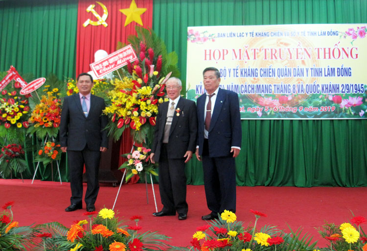 Họp mặt truyền thống cán bộ y tế kháng chiến quân dân y tỉnh Lâm Đồng