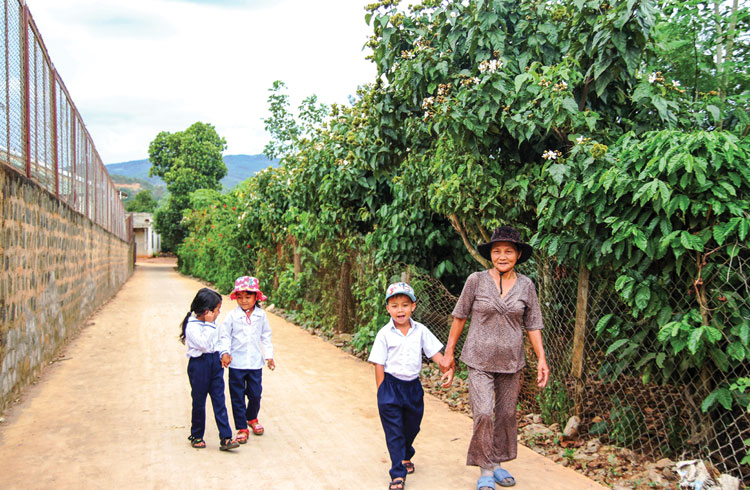 Những con đường từ lòng dân