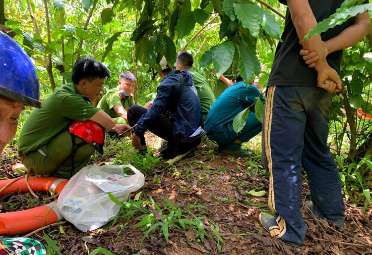 Phát hiện thi thể người đàn ông nổi trên suối nước Đục