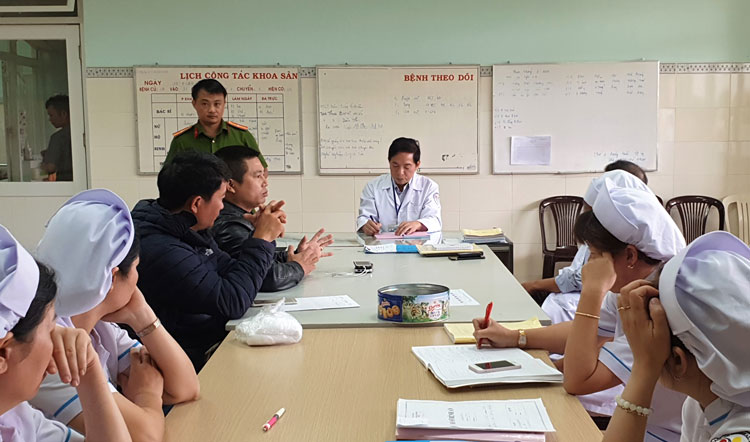 Thiếu bác sĩ đỡ đẻ, sản phụ mất con khi đến sinh tại Bệnh viện II Lâm Đồng?