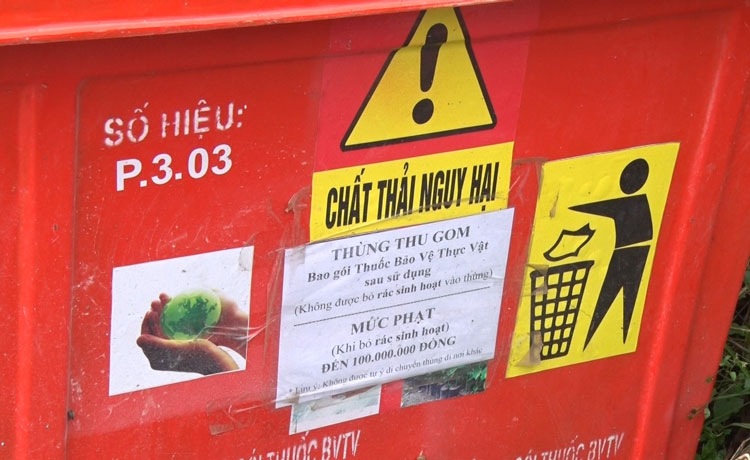 Đà Lạt: Ùn ứ &quot;chất thải nguy hại&quot; tại hàng loạt thùng rác