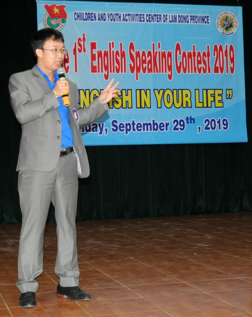 Các thí sinh thể hiện phần thi tại hội thi