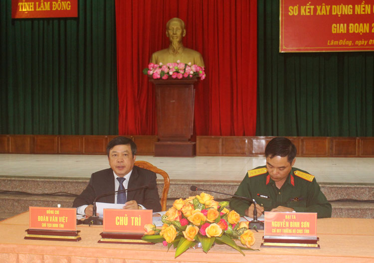 Sơ kết 10 năm xây dựng nền quốc phòng toàn dân