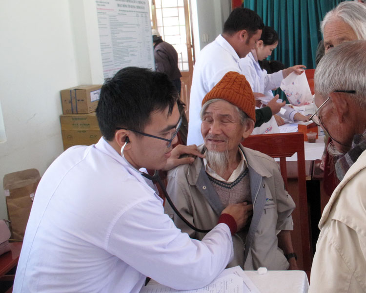 Quan tâm, chăm sóc và phát huy vai trò, vị thế của người cao tuổi - Chủ động thích ứng với già hóa dân số