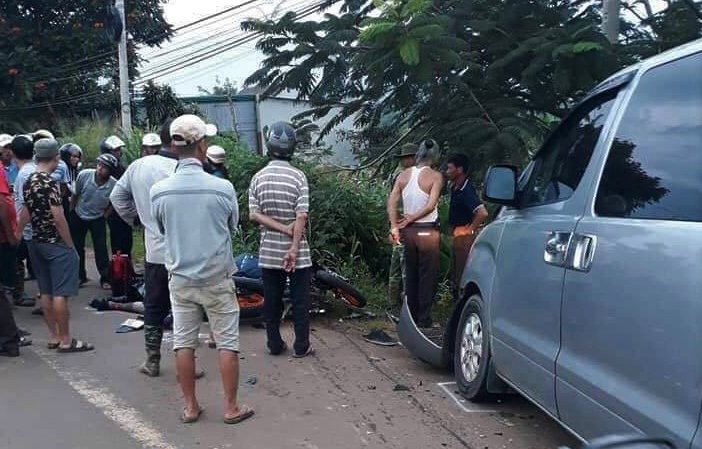 Xe ô tô tông nát xe máy trên Quốc lộ 20, 2 thanh niên chết tại chỗ