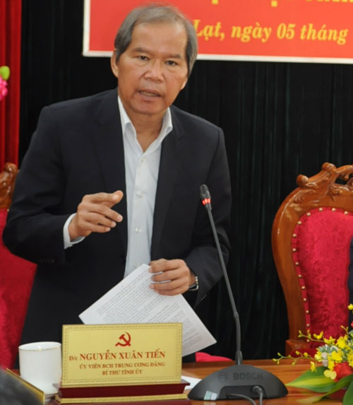 Đồng chí Nguyễn Xuân Tiến - Ủy viên Ban Chấp hành Trung ương Đảng, Bí thư Tỉnh ủy Lâm Đồng phát biểu tại buổi làm việc