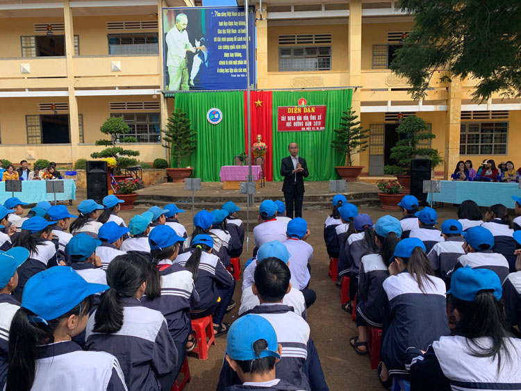 Hơn 800 học sinh tham gia "Xây dựng văn hóa ứng xử học đường"
