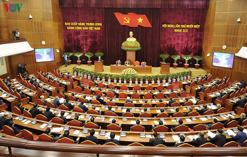 Ngày làm việc thứ hai của Hội nghị Trung ương 11