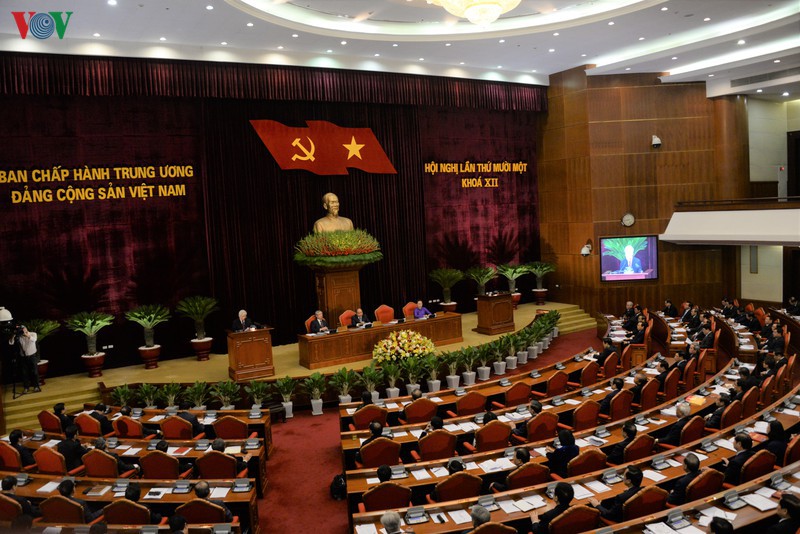 Ngày làm việc thứ ba Hội nghị Trung ương 11