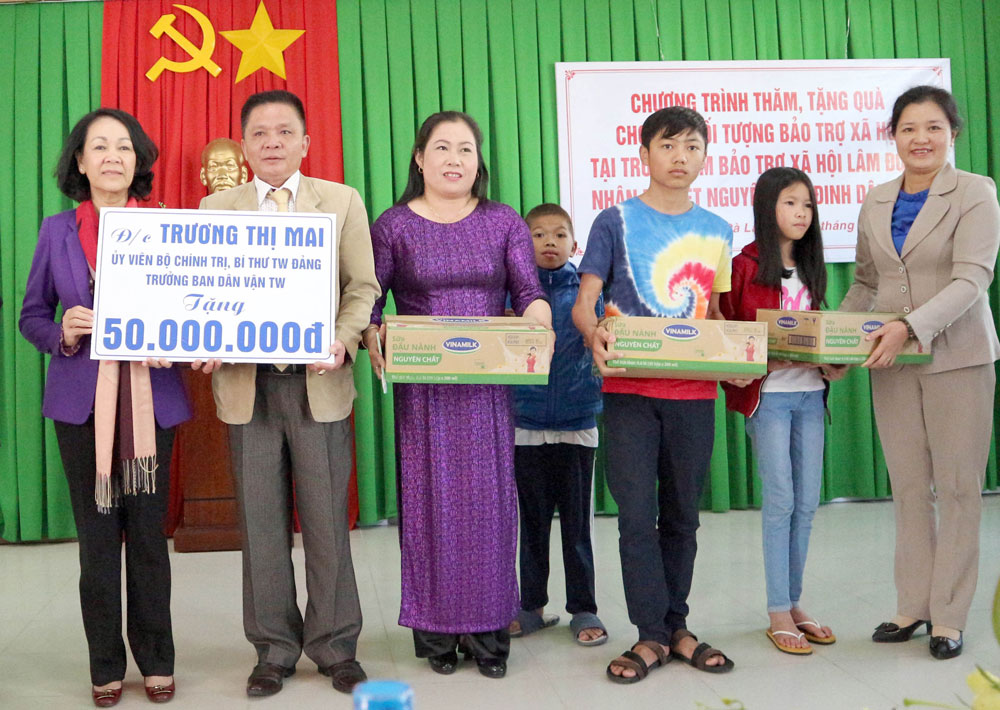 Tiếp tục đổi mới nội dung, phương thức vận động quần chúng theo tư tưởng, đạo đức, phong cách Hồ Chí Minh trong giai đoạn hiện nay
