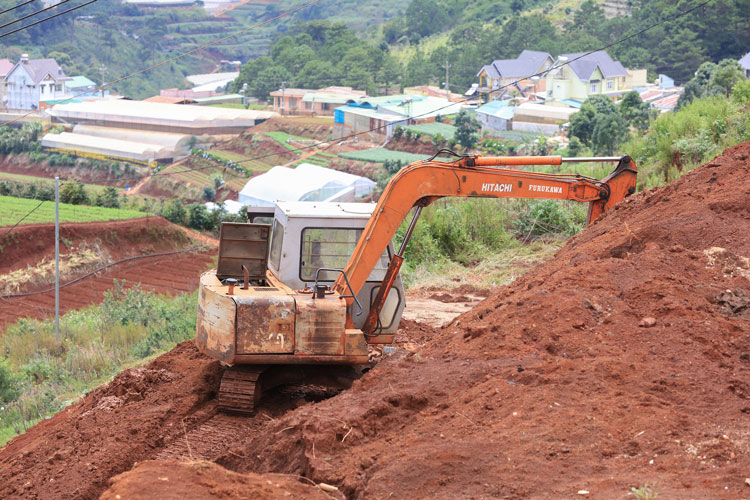 Xử phạt hành chính về hành vi san ủi, xây dựng không phép