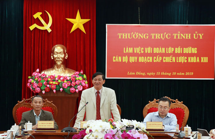 Thường trực Tỉnh ủy làm việc với đoàn Lớp Bồi dưỡng cán bộ quy hoạch cấp chiến lược khóa XIII