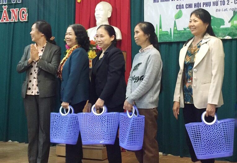 Thành phố hoa nỗ lực giảm rác thải nhựa