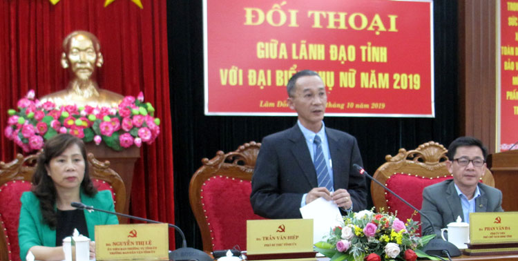 1.000 người tham dự hội nghị đối thoại giữa lãnh đạo tỉnh với đại biểu phụ nữ