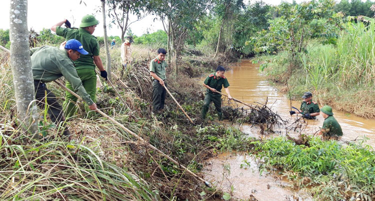 Ban chỉ đạo 855 huyện Đạ Tẻh làm công tác dân vận tại xã Triệu Hải