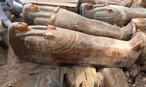 Phát hiện hàng chục quan tài cổ sơn màu