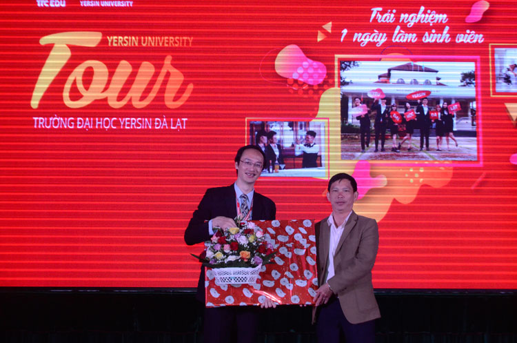 Trải nghiệm &quot;Một ngày làm sinh viên Đại học Yersin Đà Lạt&quot;