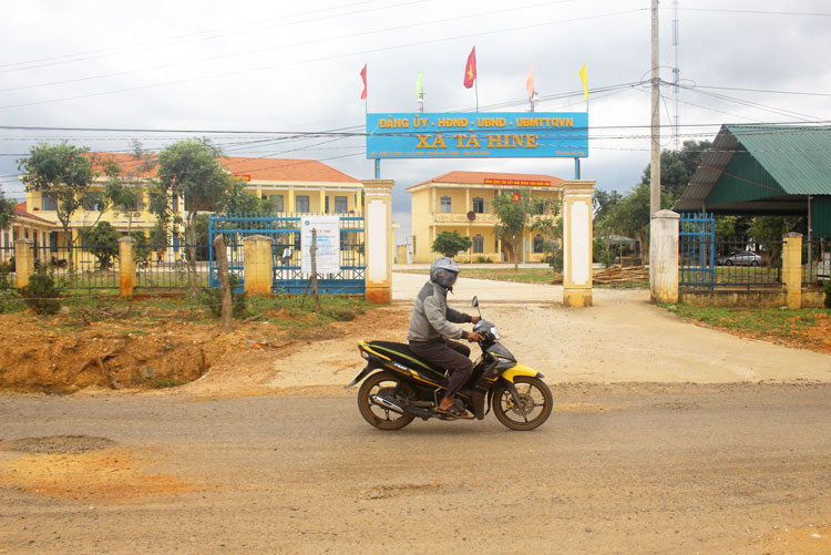 Tà Hine đổi thay