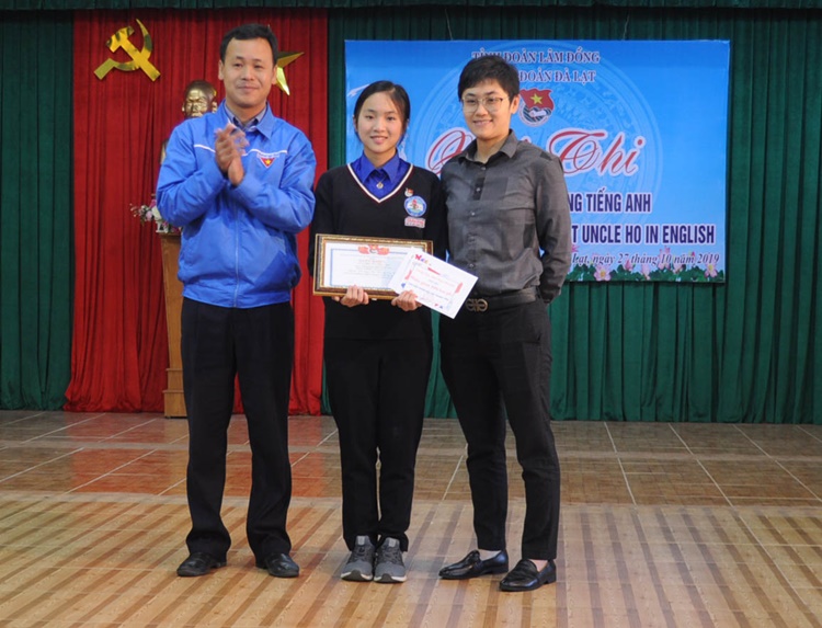 Hơn 200 học sinh tham gia Hội thi kể chuyện Bác Hồ bằng tiếng Anh