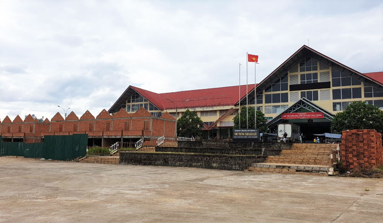 Buộc tháo dỡ 28 ki ốt xây sai giấy phép trước mặt tiền Chợ trung tâm Bảo Lộc