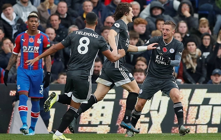 Leicester trở lại top ba Ngoại hạng Anh