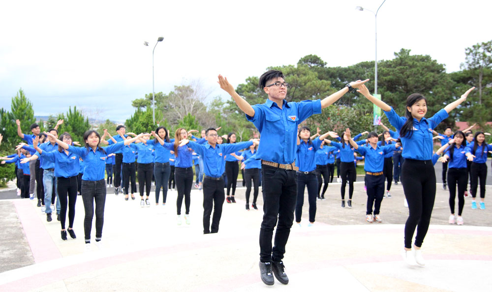 Mang lý tưởng thanh niên đến Liên hoan Báo cáo viên toàn quốc
