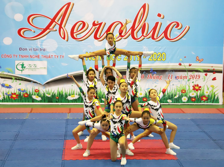 600 học sinh tham gia Giải Thể dục Aerobic