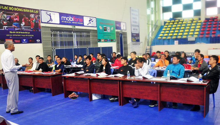 Hơn 40 huấn luyện viên tham dự tập huấn cầu lông toàn quốc
