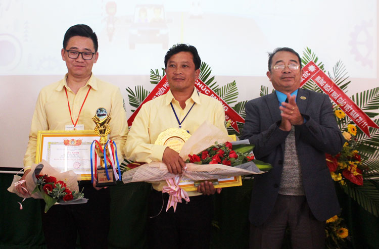 Hội thi lái xe ô tô, mô tô an toàn