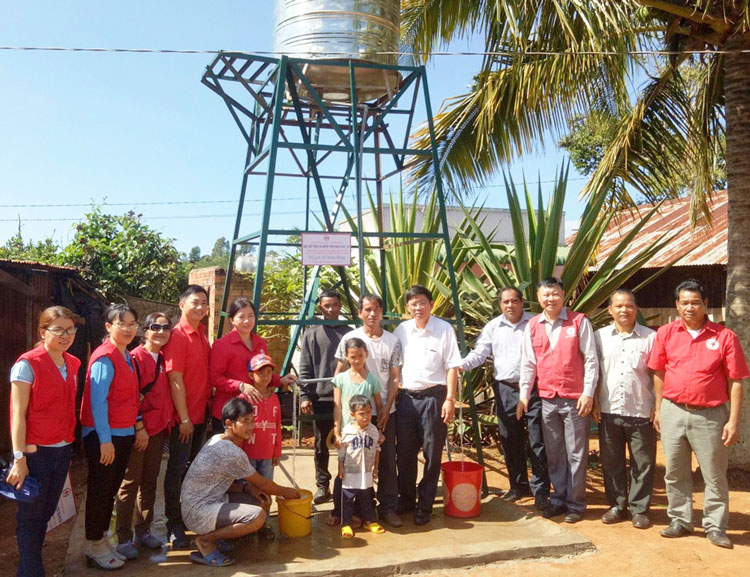 Buôn làng vui bên những sân phơi