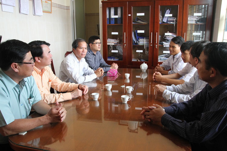 Trao đổi một số vấn đề về nêu gương của đội ngũ cán bộ, đảng viên trong tình hình hiện nay