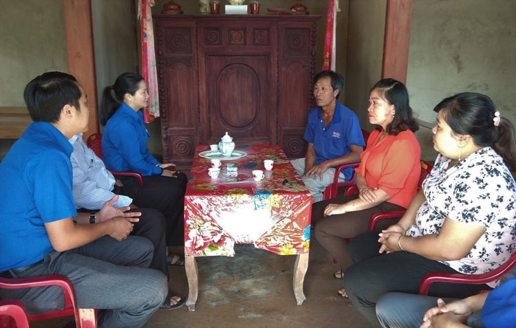 Bàn giao nhà nhân ái cho 2 thanh niên có hoàn cảnh khó khăn