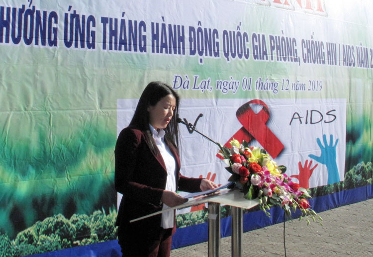 12 huyện, thành phố đồng loạt mít tinh hưởng ứng phòng chống HIV/AIDS