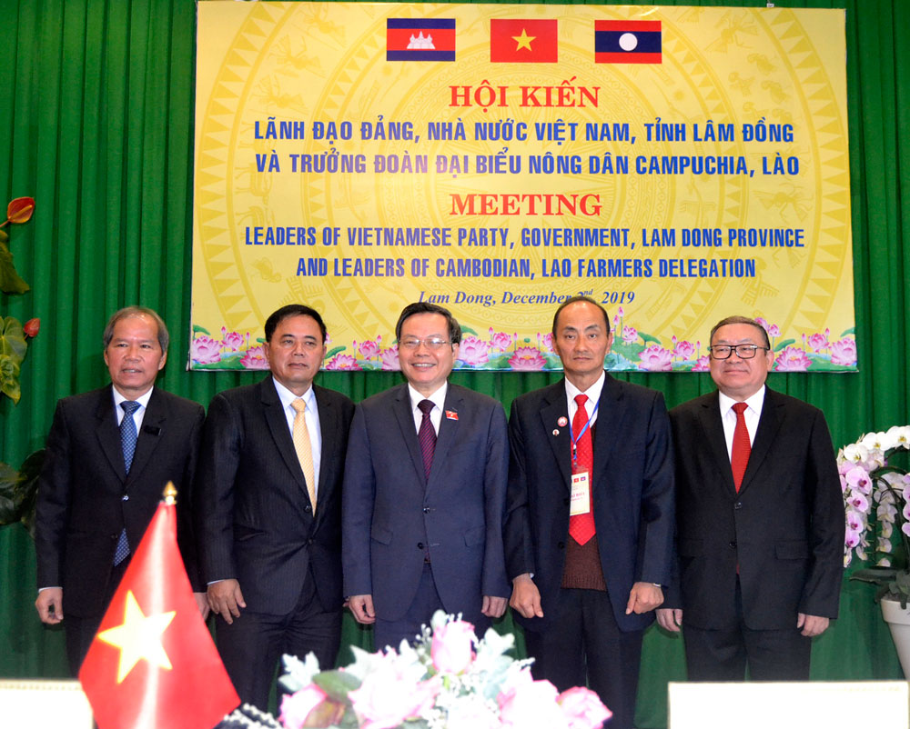 Thắt chặt tình hữu nghị ba quốc gia