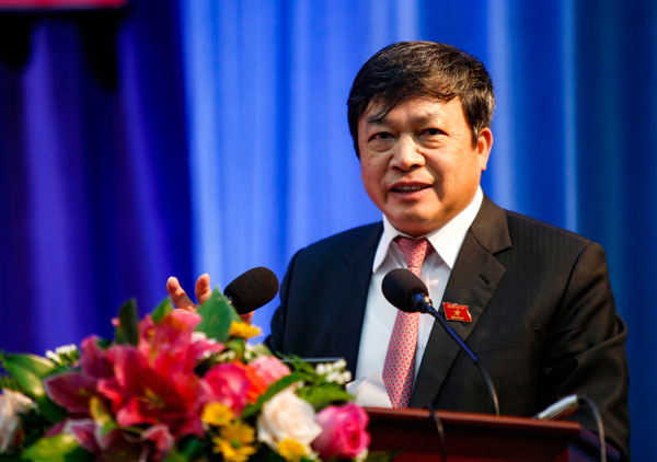Đồng chí Đoàn Văn Việt - Phó Bí thư Tỉnh ủy, Chủ tịch UBND tỉnh, Trưởng Đoàn ĐBQH khóa XIV đơn vị tỉnh Lâm Đồng trả lời ý kiến cử tri quan tâm