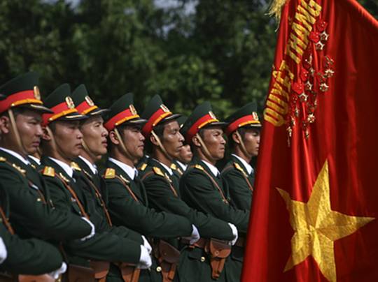 75 năm keo sơn gắn bó &quot;như cá với nước&quot;