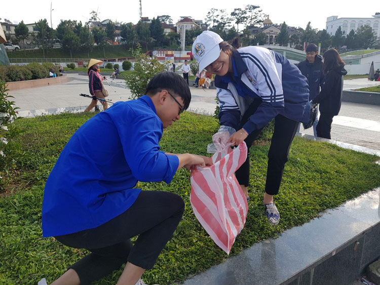Sôi nổi những hoạt động mùa lễ hội