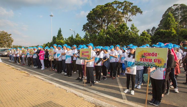 Khối các cơ quan, đoàn thể tham dự lễ phát động