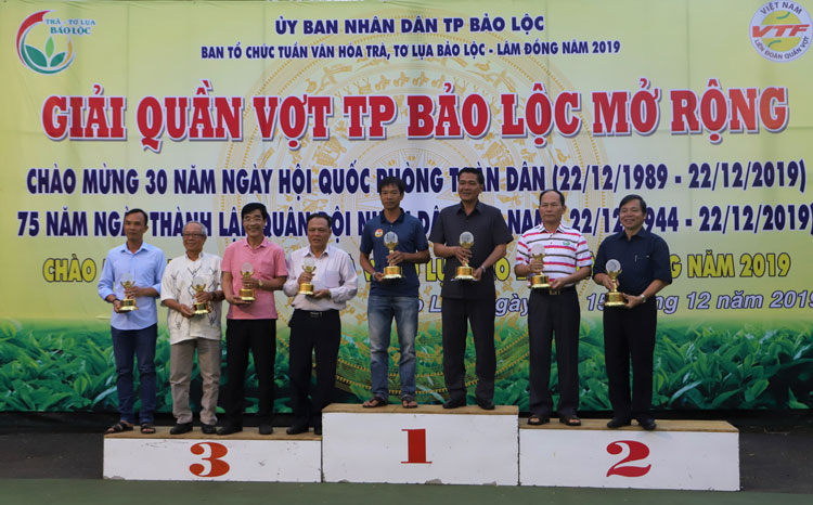 Các cặp VĐV nội dung lãnh đạo nhóm 1 nhận giải