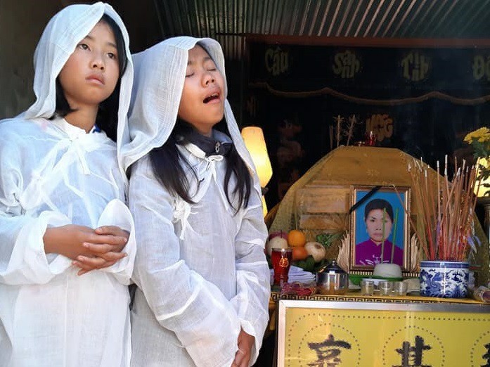 Chung tay giúp hai cháu bé mồ côi cha mẹ