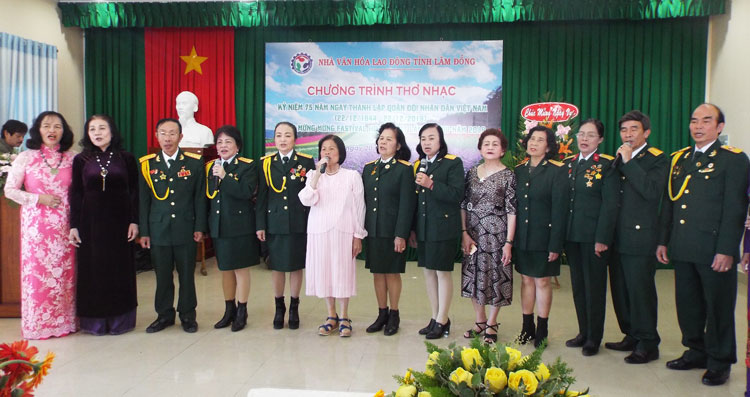 Giao lưu thơ nhạc "Quân đội ta quân đội anh hùng"