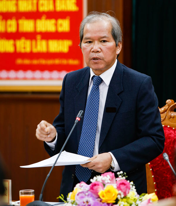 Đồng chí Nguyễn Xuân Tiến, Ủy viên Ban Chấp hành Trung ương Đảng, Bí thư Tỉnh ủy Lâm Đồng phát biểu tại buổi làm việc. Ảnh: C.THÀNH