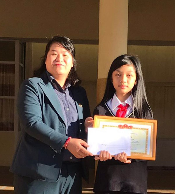 Tuyên dương học sinh không tham của rơi